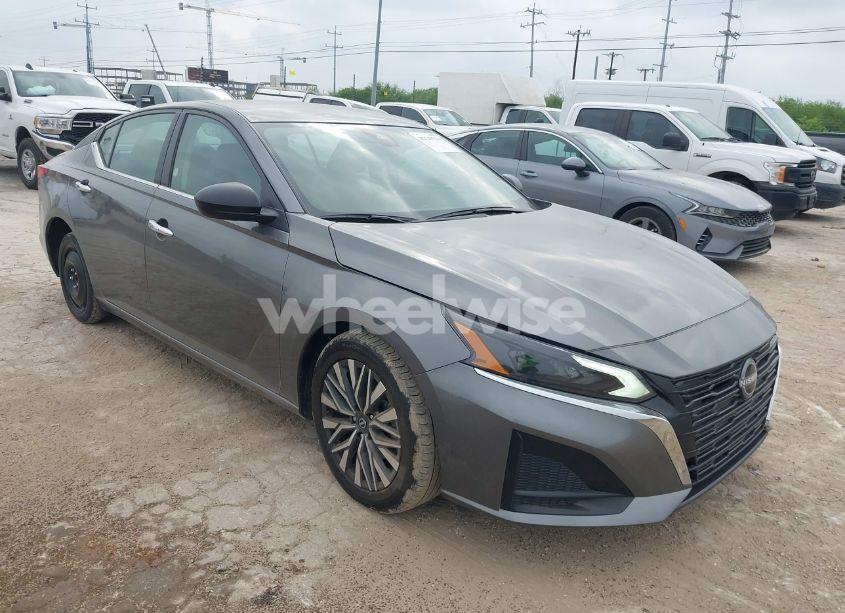 2024 Nissan Altima SV FWD (VIN 1N4BL4DV0RN364342) main photo