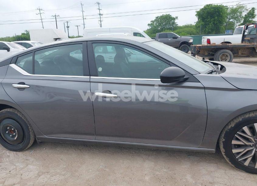 Photo 13 of 2024 Nissan Altima SV FWD (VIN 1N4BL4DV0RN364342)