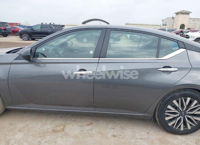 Photo 14 of 2024 Nissan Altima SV FWD (VIN 1N4BL4DV0RN364342)