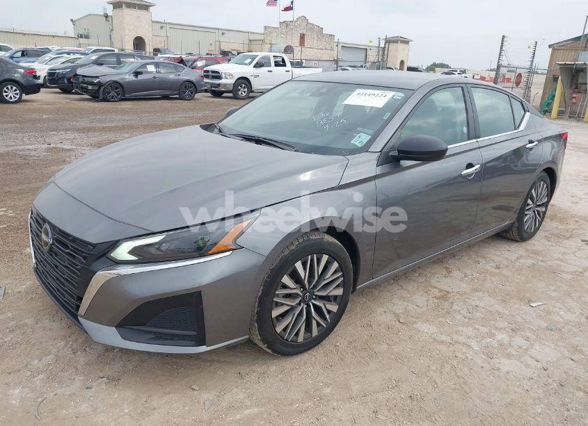 Photo 2 of 2024 Nissan Altima SV FWD (VIN 1N4BL4DV0RN364342)