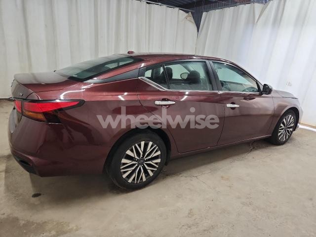 2024 NISSAN ALTIMA SV