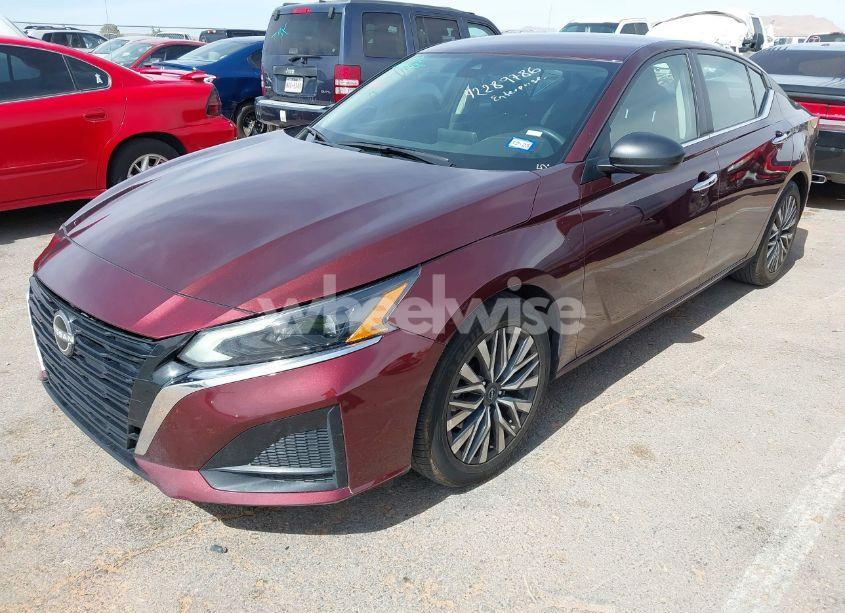 Photo 2 of 2024 Nissan Altima SV FWD (VIN 1N4BL4DV0RN371369)