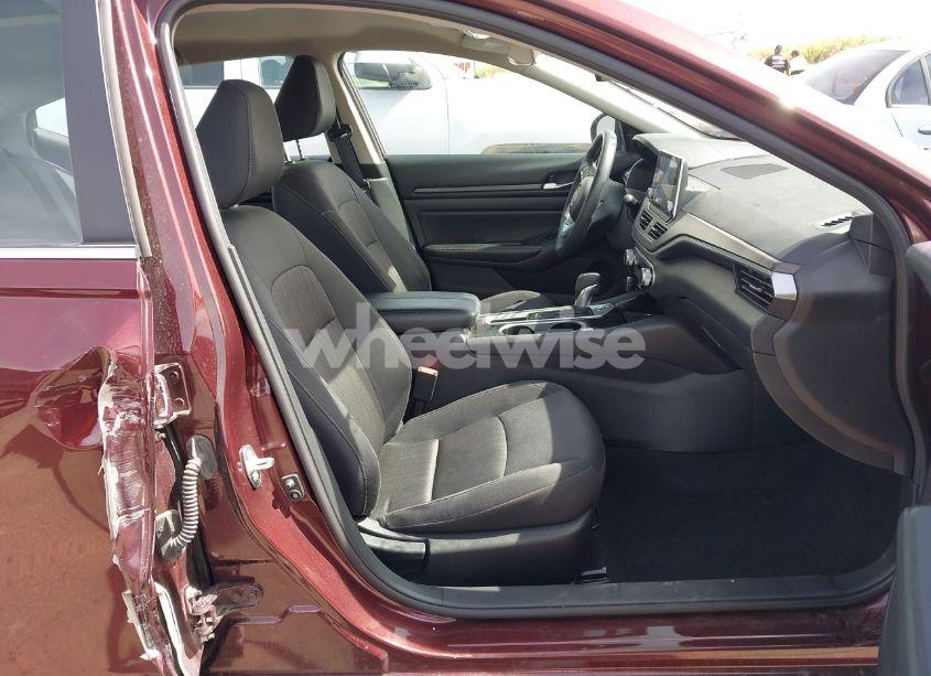 Photo 5 of 2024 Nissan Altima SV FWD (VIN 1N4BL4DV0RN371369)