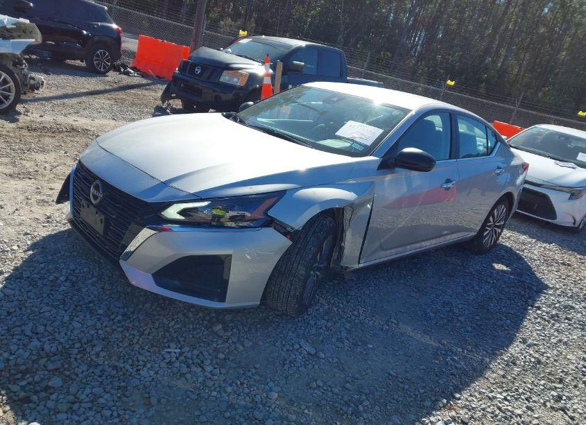 Photo 2 of 2024 Nissan Altima SV FWD (VIN 1N4BL4DV0RN375471)