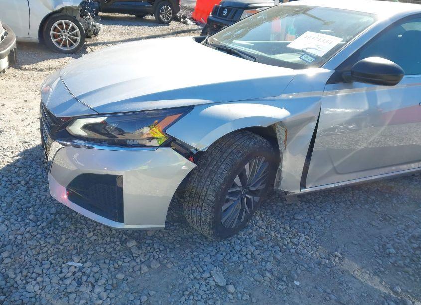 Photo 6 of 2024 Nissan Altima SV FWD (VIN 1N4BL4DV0RN375471)