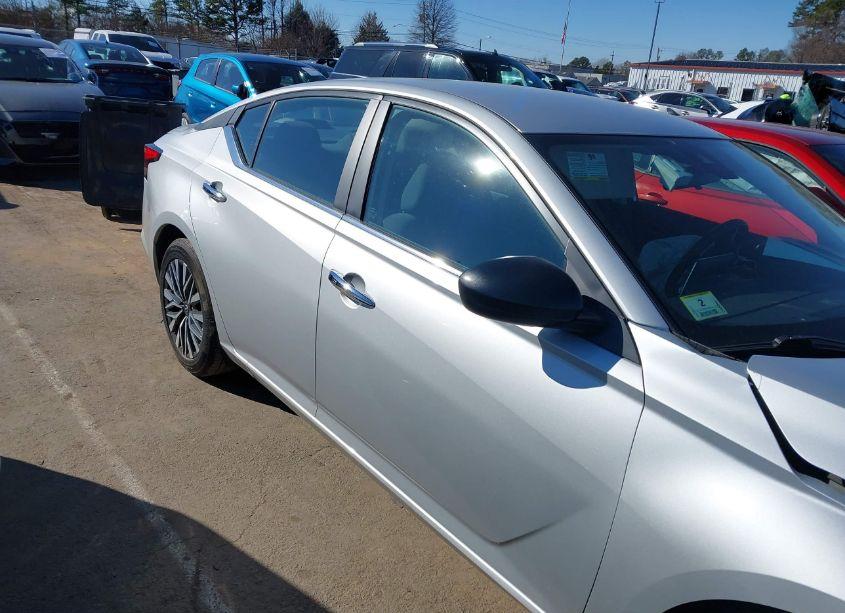 Photo 13 of 2024 Nissan Altima SV FWD (VIN 1N4BL4DV0RN376068)