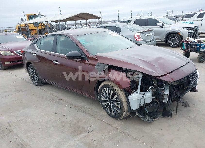 2024 Nissan Altima SV FWD (VIN 1N4BL4DV0RN384722) main photo