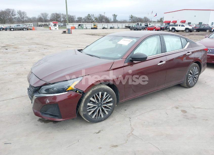 Photo 2 of 2024 Nissan Altima SV FWD (VIN 1N4BL4DV0RN384722)