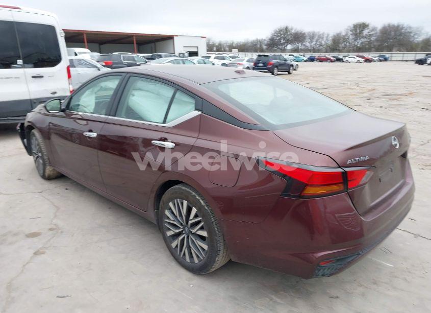 Photo 3 of 2024 Nissan Altima SV FWD (VIN 1N4BL4DV0RN384722)