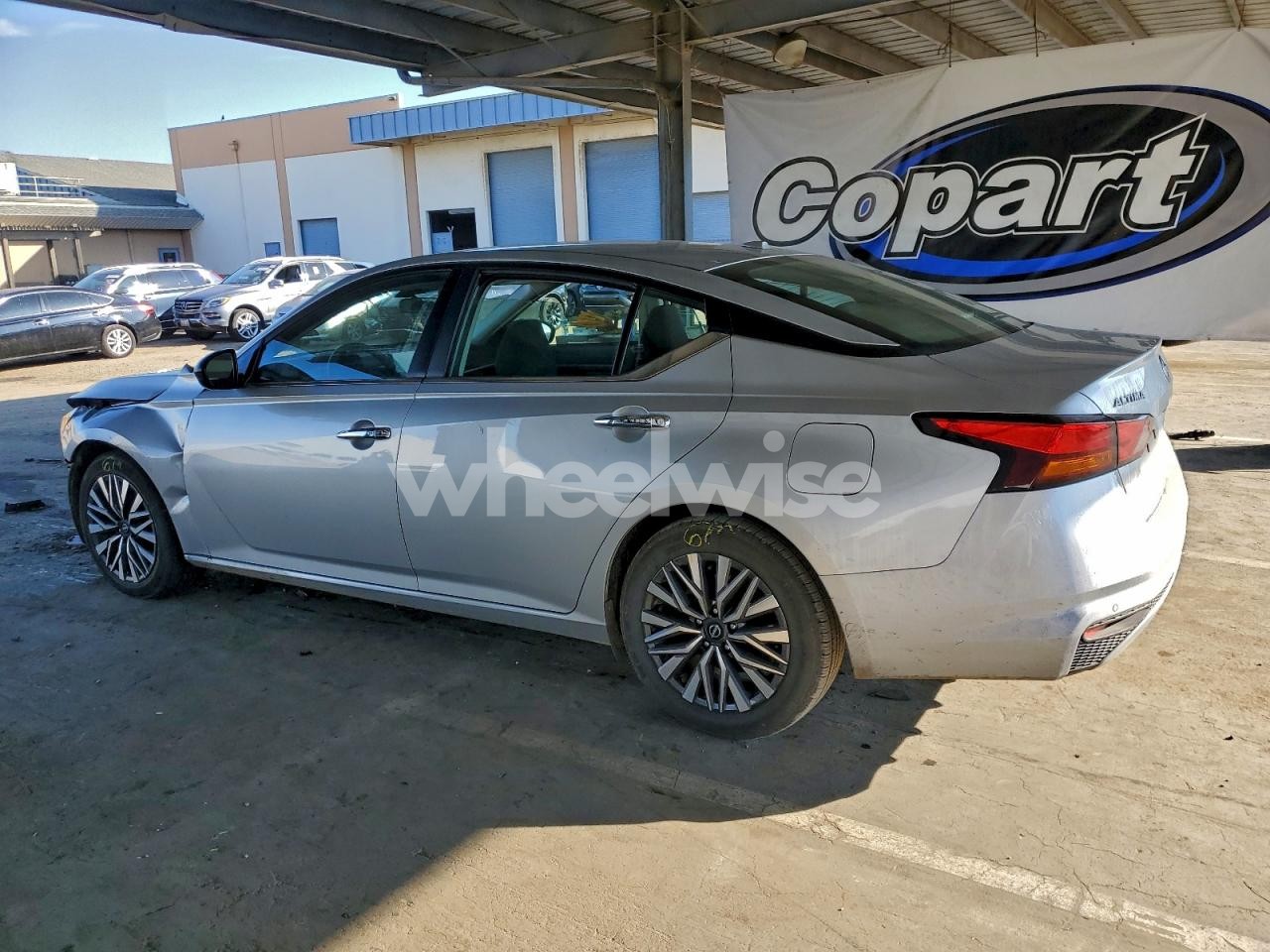 Photo 2 of 2024 NISSAN ALTIMA SV (VIN 1N4BL4DV0RN389676)