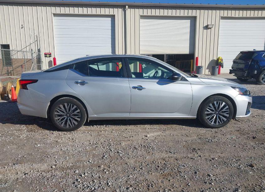 Photo 13 of 2024 Nissan Altima SV FWD (VIN 1N4BL4DV0RN391430)