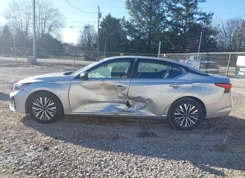 Photo 14 of 2024 Nissan Altima SV FWD (VIN 1N4BL4DV0RN391430)