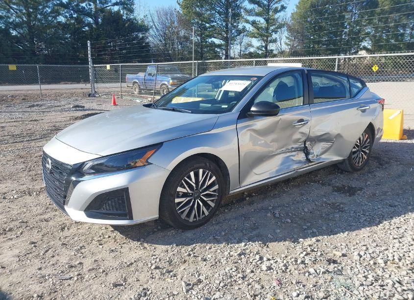 Photo 2 of 2024 Nissan Altima SV FWD (VIN 1N4BL4DV0RN391430)