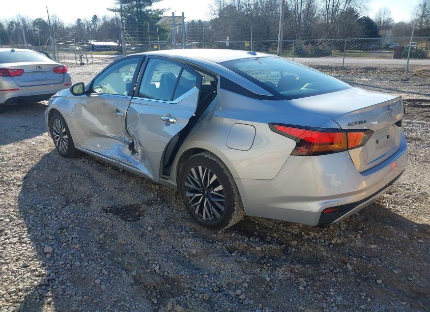 Photo 3 of 2024 Nissan Altima SV FWD (VIN 1N4BL4DV0RN391430)