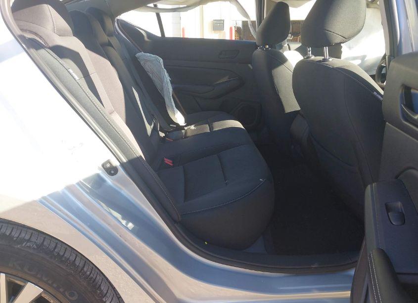 Photo 8 of 2024 Nissan Altima SV FWD (VIN 1N4BL4DV0RN391430)