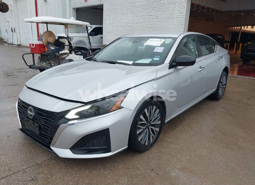 Photo 2 of 2024 Nissan Altima SV FWD (VIN 1N4BL4DV0RN393274)