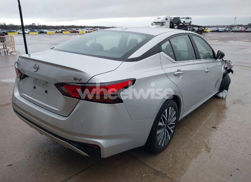 Photo 4 of 2024 Nissan Altima SV FWD (VIN 1N4BL4DV0RN393274)