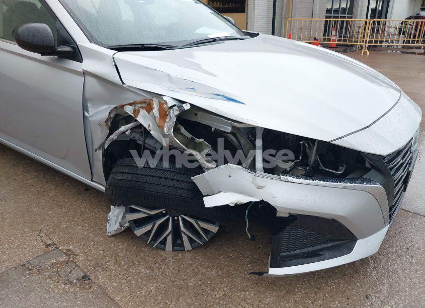 Photo 6 of 2024 Nissan Altima SV FWD (VIN 1N4BL4DV0RN393274)