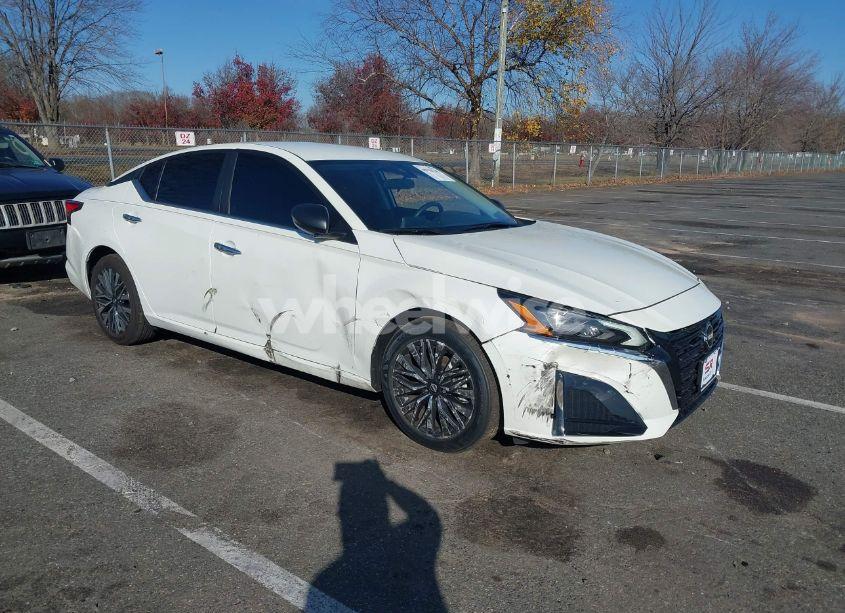 2024 Nissan Altima SV FWD (VIN 1N4BL4DV0RN405987) main photo