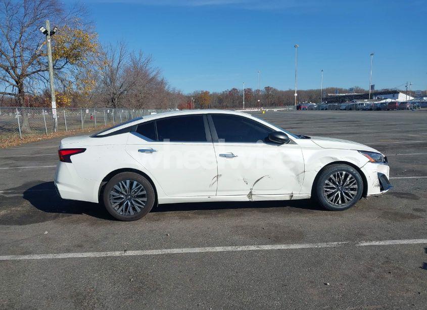 Photo 14 of 2024 Nissan Altima SV FWD (VIN 1N4BL4DV0RN405987)