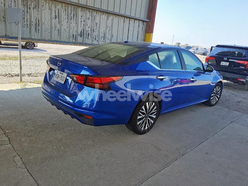 2025 NISSAN ALTIMA SV