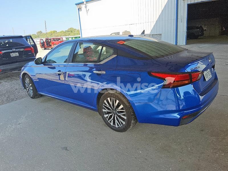 2025 NISSAN ALTIMA SV