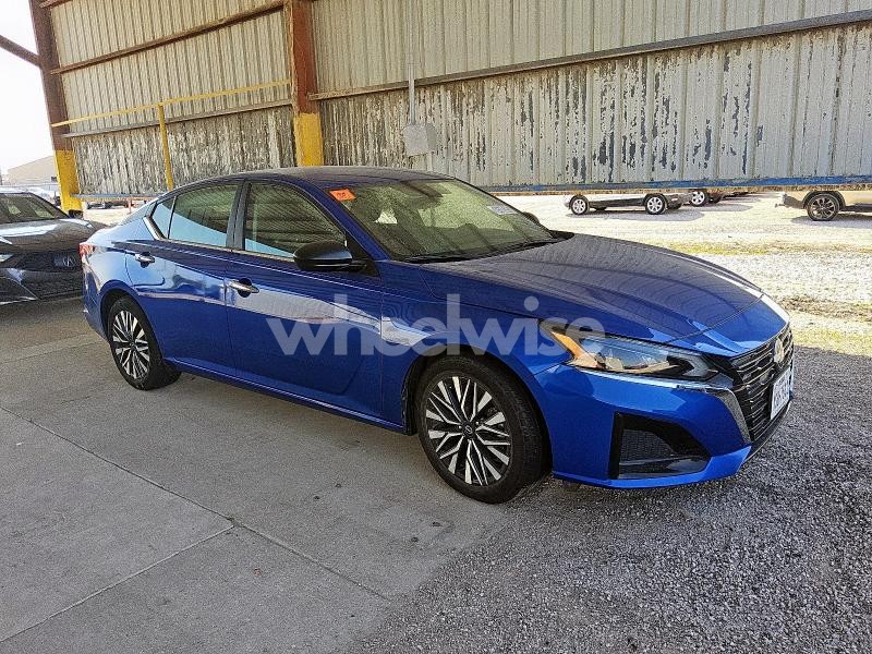 2025 NISSAN ALTIMA SV