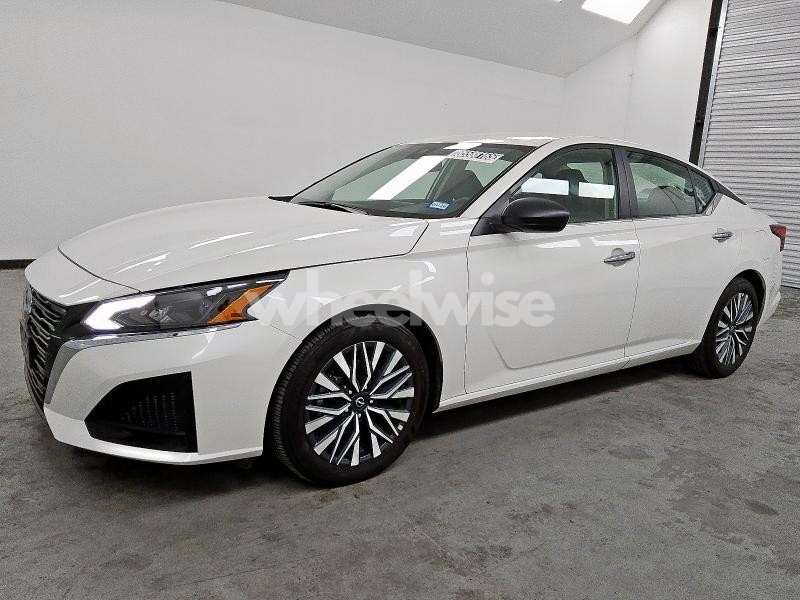 2025 NISSAN ALTIMA SV