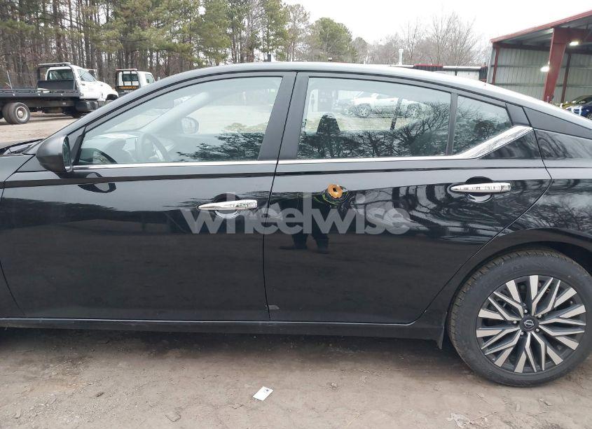 Photo 14 of 2025 Nissan Altima SV FWD (VIN 1N4BL4DV0SN302672)