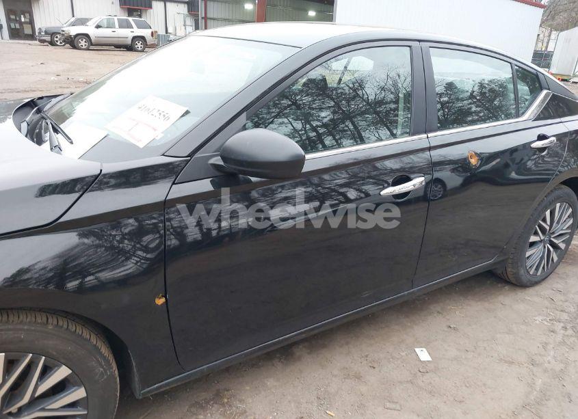 Photo 6 of 2025 Nissan Altima SV FWD (VIN 1N4BL4DV0SN302672)