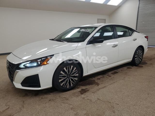 2025 NISSAN ALTIMA SV