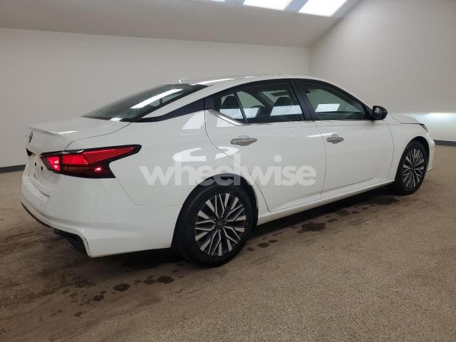 2025 NISSAN ALTIMA SV