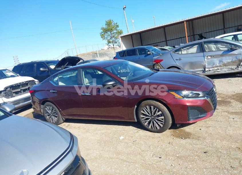 Photo 13 of 2025 Nissan Altima SV FWD (VIN 1N4BL4DV0SN311355)