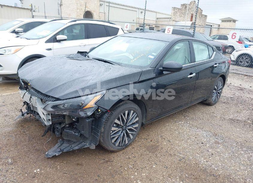 Photo 2 of 2025 Nissan Altima SV FWD (VIN 1N4BL4DV0SN316622)