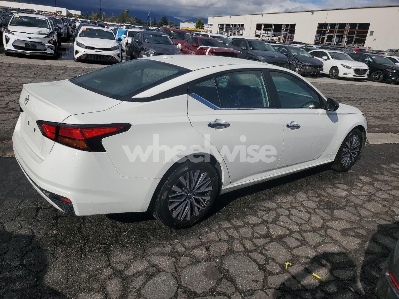 Photo 3 of 2025 NISSAN ALTIMA SV (VIN 1N4BL4DV0SN353802)