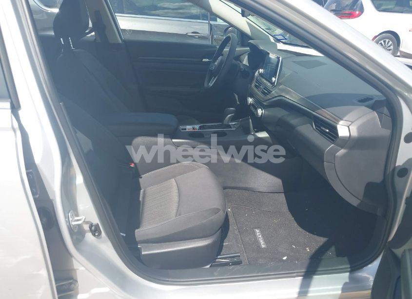 Photo 5 of 2025 Nissan Altima SV FWD (VIN 1N4BL4DV0SN366128)