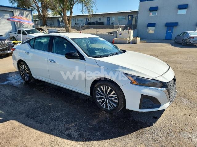 2025 NISSAN ALTIMA SV