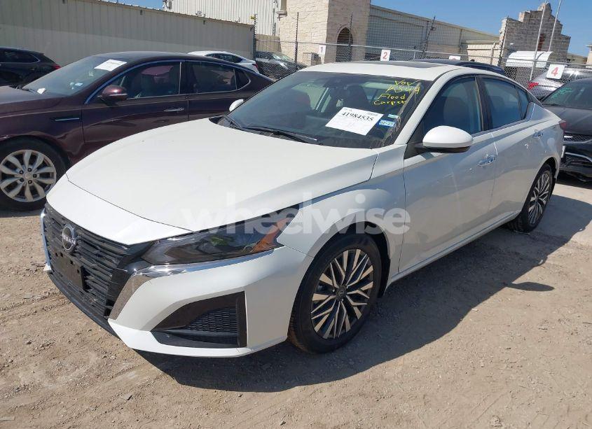 Photo 2 of 2025 Nissan Altima SV FWD (VIN 1N4BL4DV0SN378389)