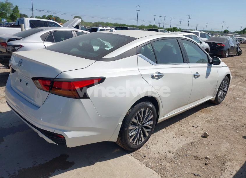 Photo 4 of 2025 Nissan Altima SV FWD (VIN 1N4BL4DV0SN378389)