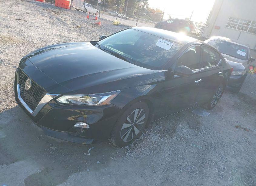 Photo 2 of 2019 Nissan Altima 2.5 SV (VIN 1N4BL4DV1KC129532)