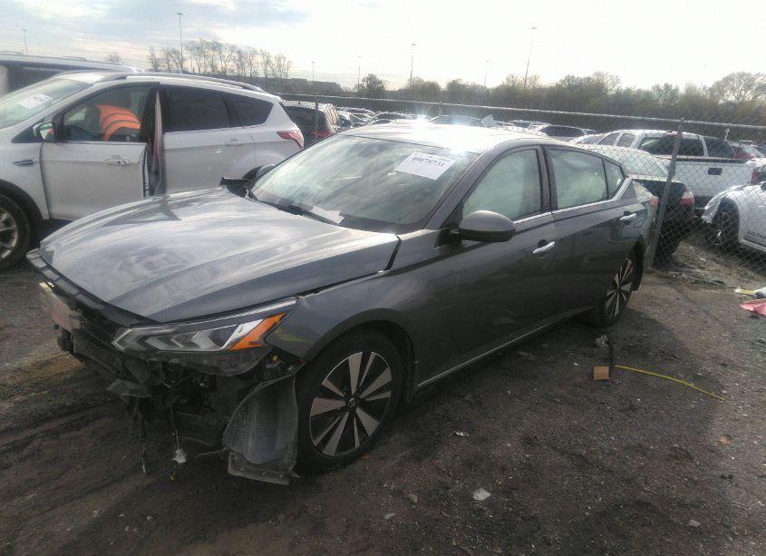 Photo 2 of 2019 Nissan Altima 2.5 SV (VIN 1N4BL4DV1KC159971)