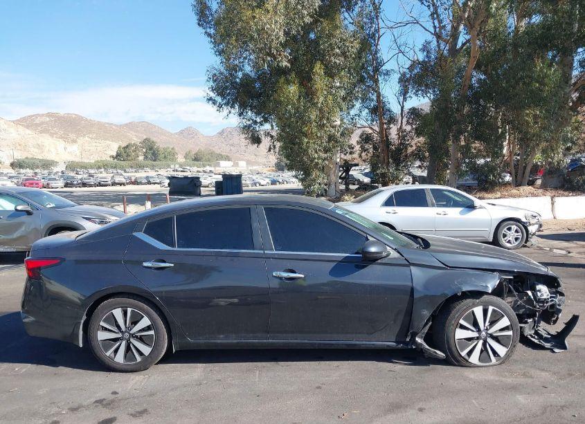 Photo 13 of 2021 Nissan Altima SV FWD (VIN 1N4BL4DV1MN301811)