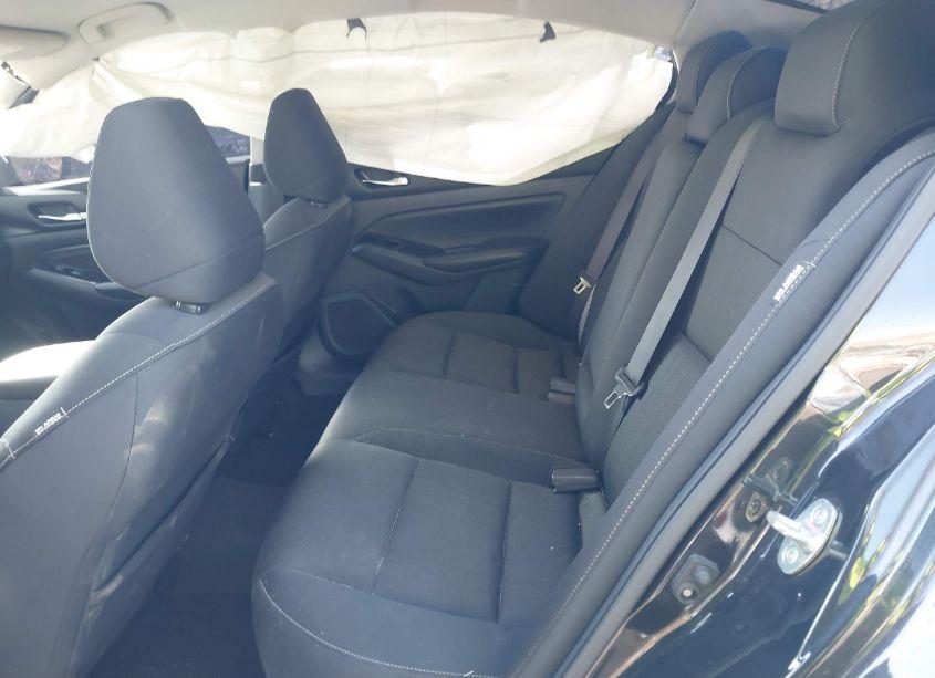 Photo 8 of 2021 Nissan Altima SV FWD (VIN 1N4BL4DV1MN301811)