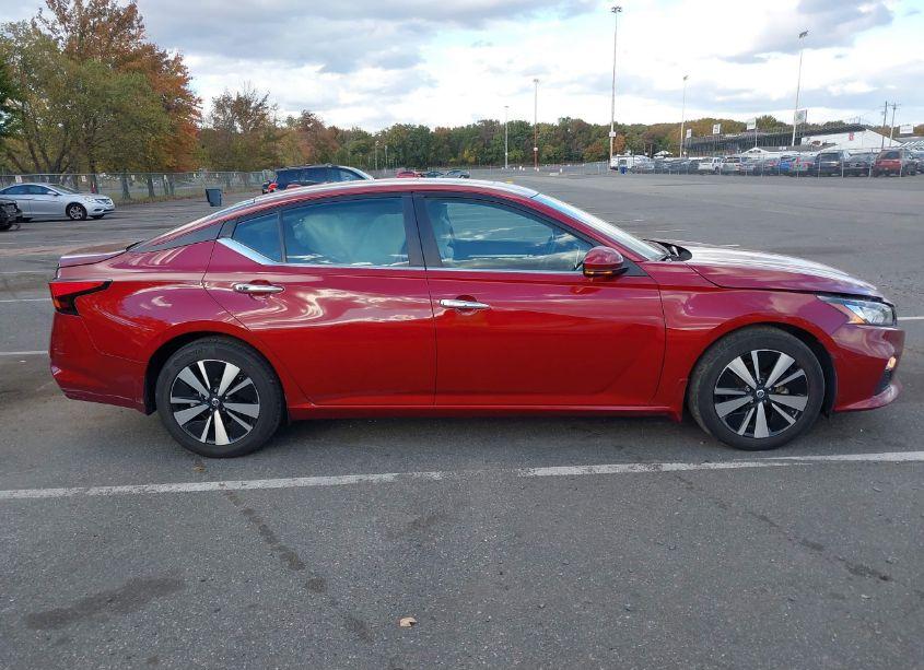 Photo 13 of 2021 Nissan Altima SV FWD (VIN 1N4BL4DV1MN310203)