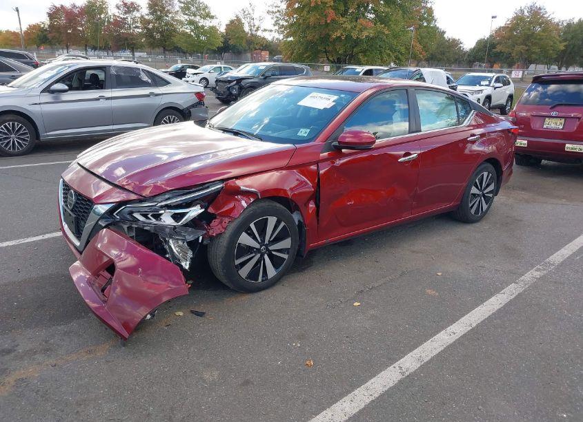 Photo 2 of 2021 Nissan Altima SV FWD (VIN 1N4BL4DV1MN310203)