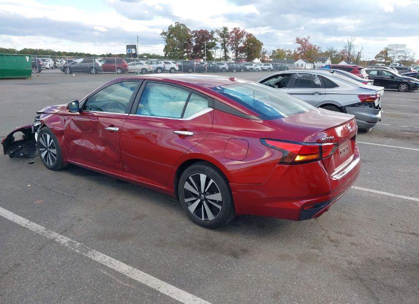 Photo 3 of 2021 Nissan Altima SV FWD (VIN 1N4BL4DV1MN310203)