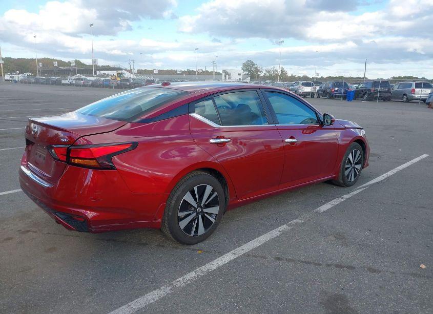 Photo 4 of 2021 Nissan Altima SV FWD (VIN 1N4BL4DV1MN310203)