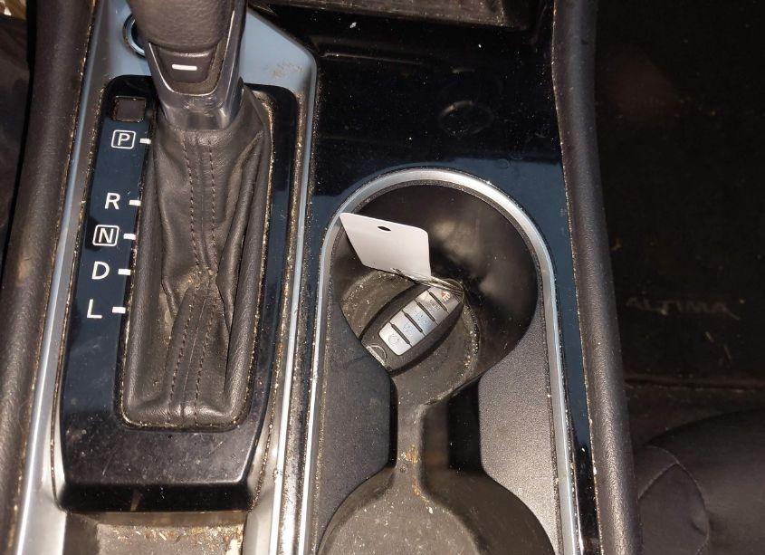 Photo 11 of 2021 Nissan Altima SV FWD (VIN 1N4BL4DV1MN326708)