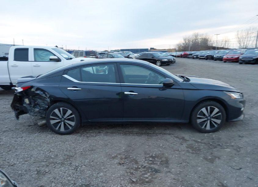 Photo 13 of 2021 Nissan Altima SV FWD (VIN 1N4BL4DV1MN326708)