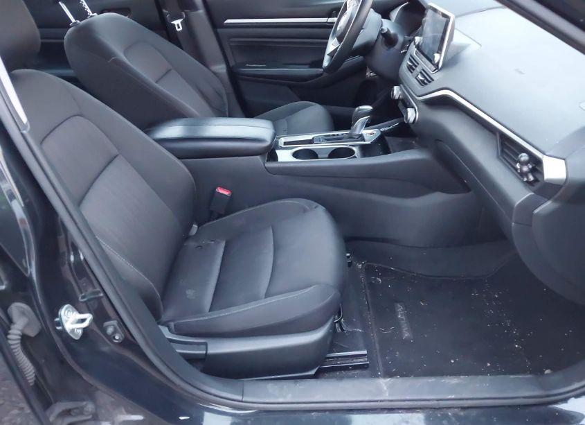 Photo 5 of 2021 Nissan Altima SV FWD (VIN 1N4BL4DV1MN326708)